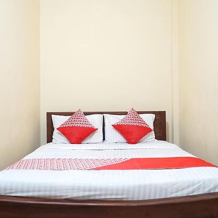 Oyo Flagship 1034 Pondok Mulia Guest House Syariah Balikpapan  Exterior photo